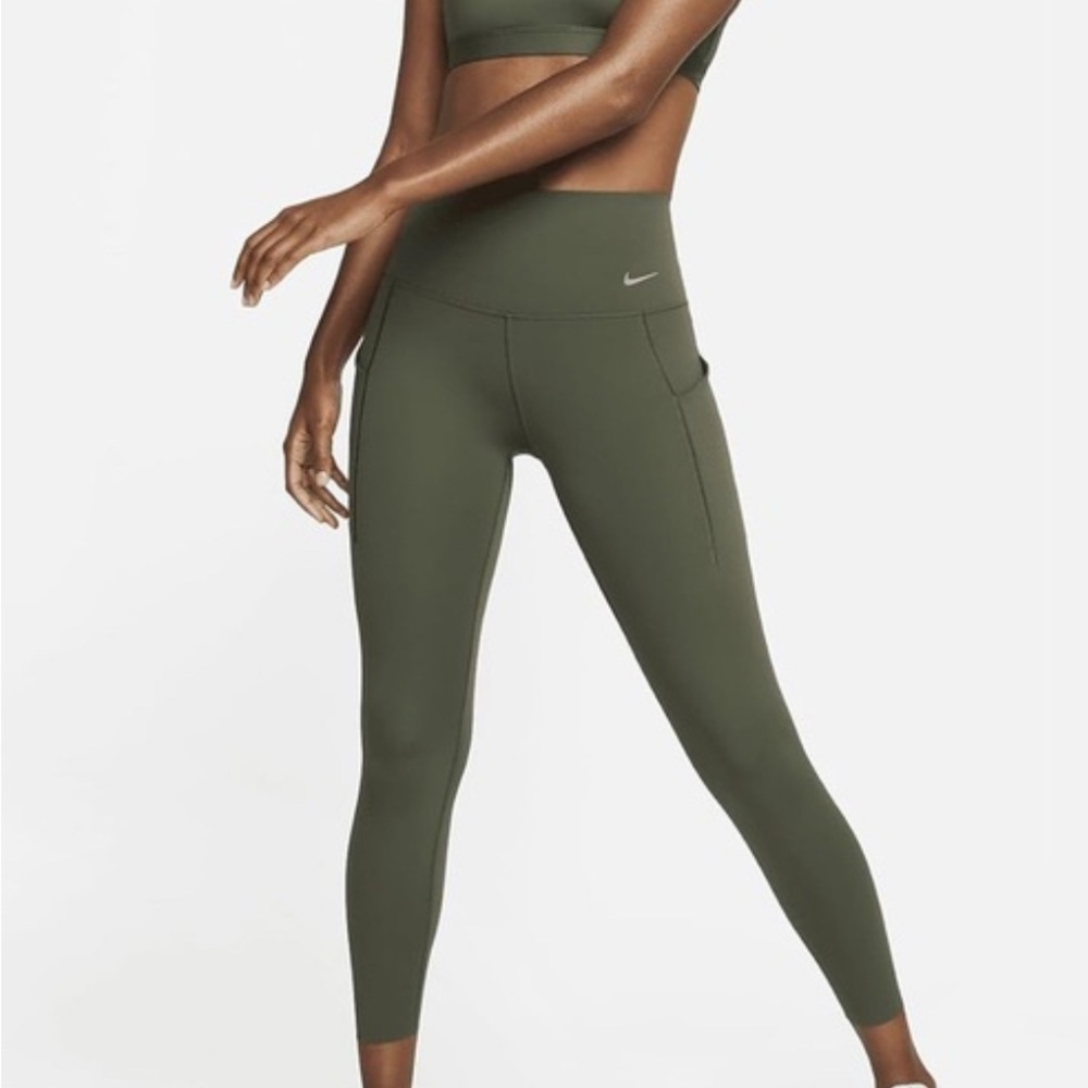 Nike Women's Forest Green Universa Leggings small